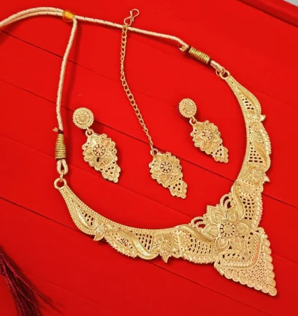 antique gold choker necklace set with earrings and maang tikka bridal jewellery
