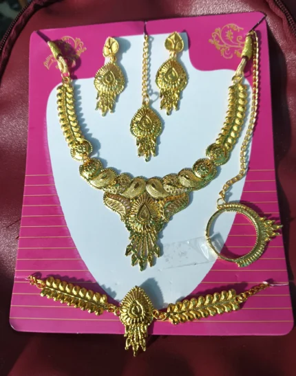 traditional gold plated bridal jewellery set with necklace earrings maang tikka and hathphool