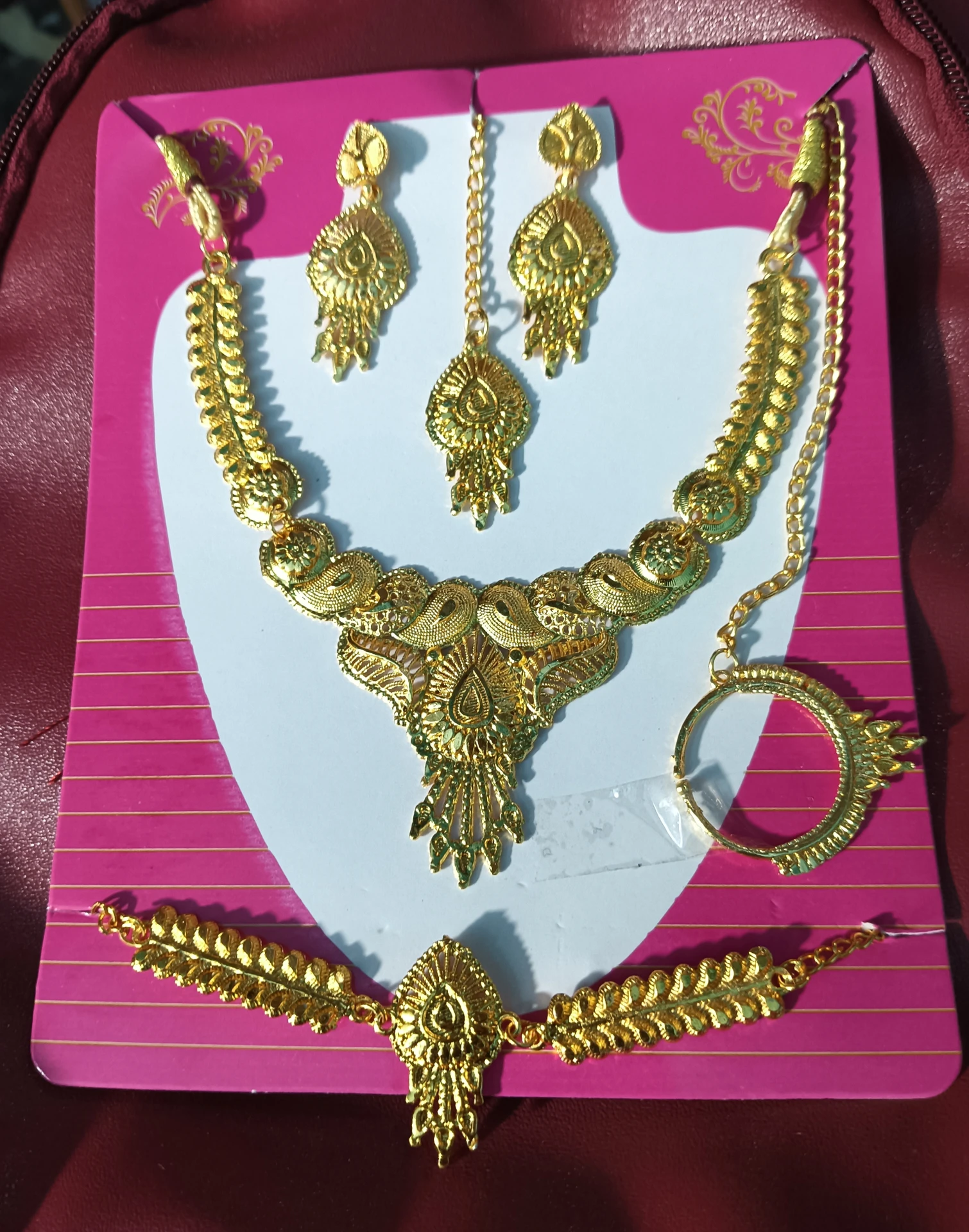 traditional gold plated bridal jewellery set with necklace earrings maang tikka and hathphool traditional gold plated bridal jewellery set with necklace earrings maang tikka and hathphool