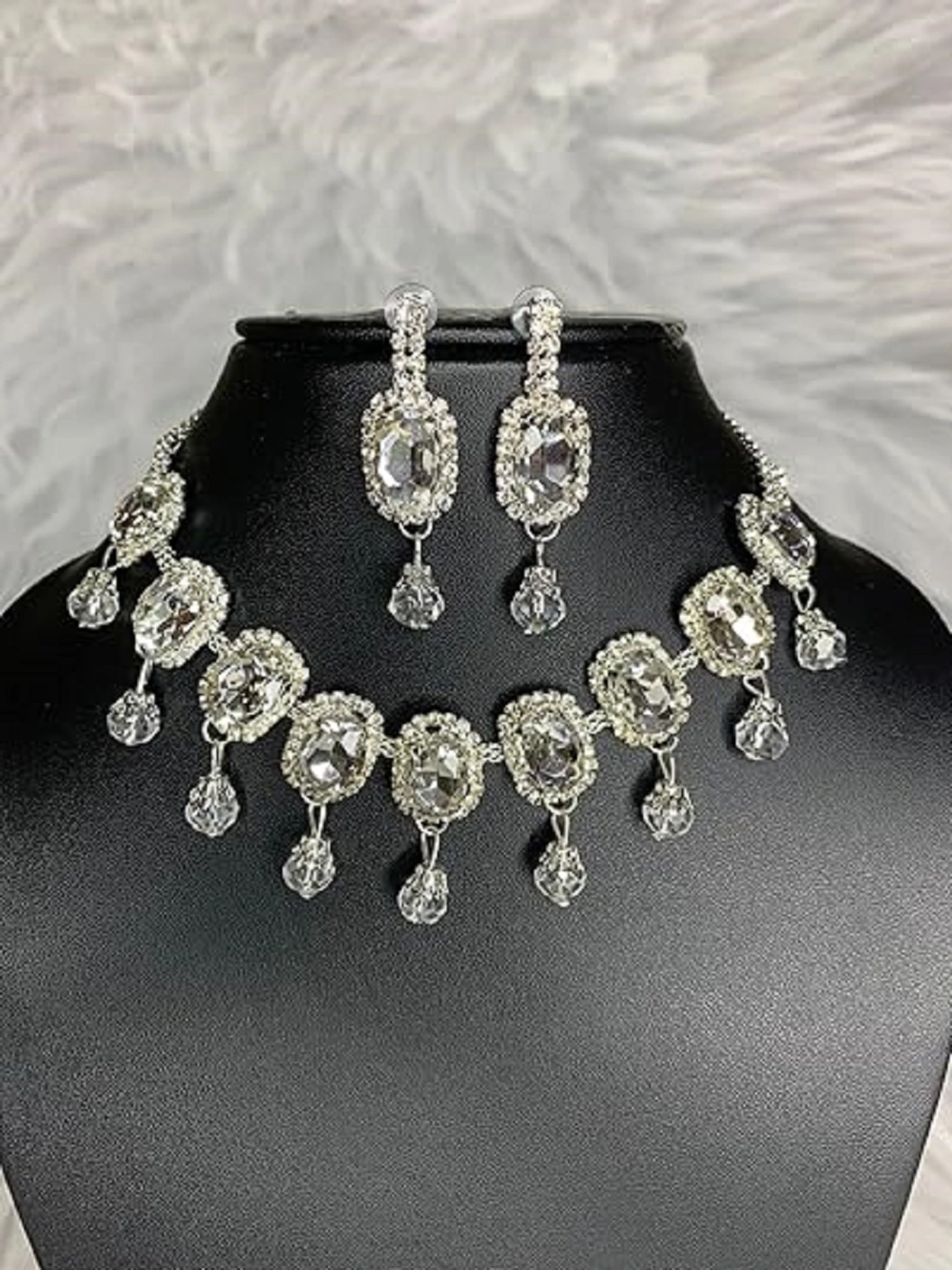 crystal oval choker necklace set with drop earrings silver bridal jewellery crystal oval choker necklace set with drop earrings silver bridal jewellery