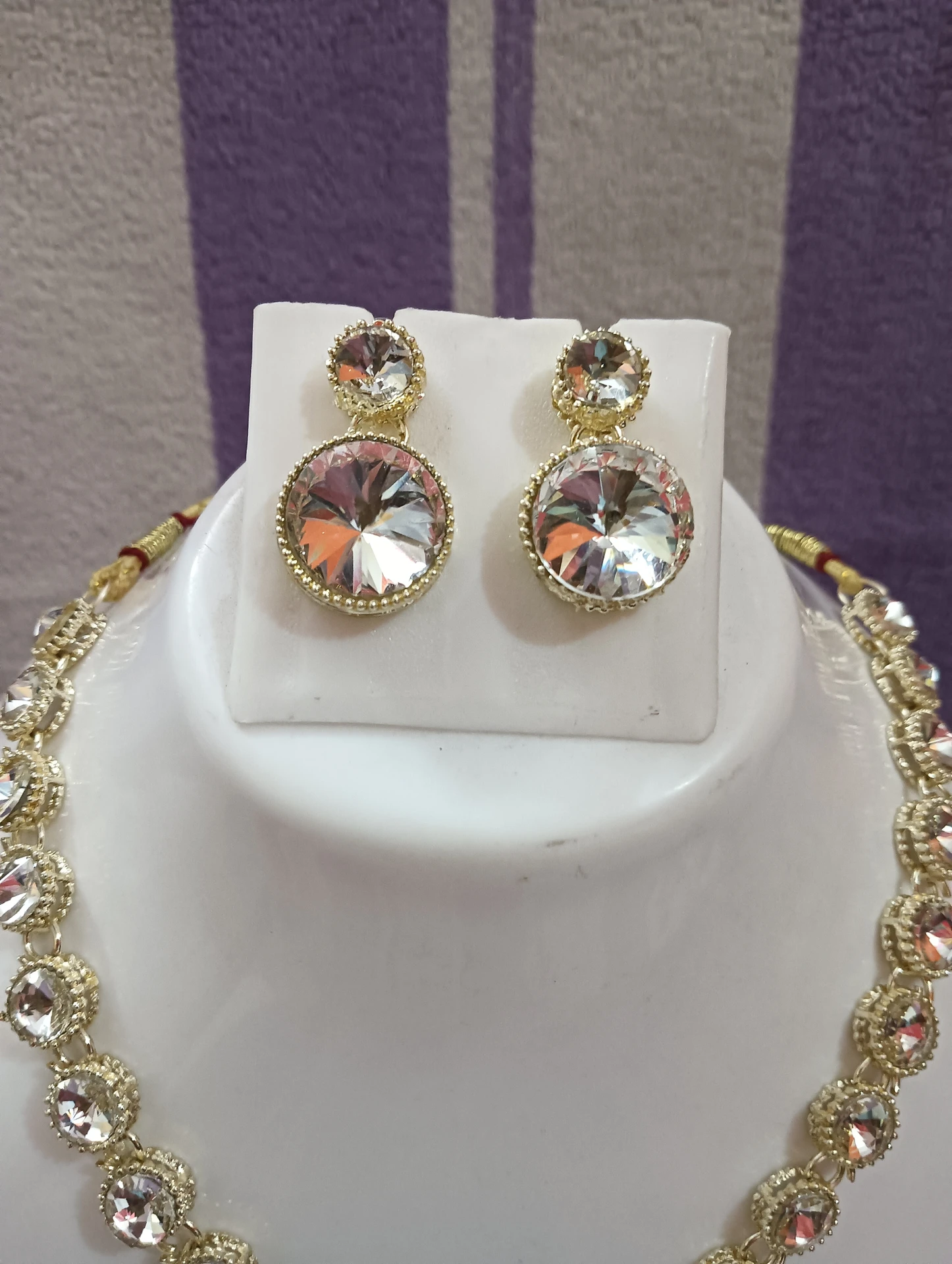 gold crystal necklace set with round stones and pendant earrings gold crystal necklace set with round stones and pendant earrings